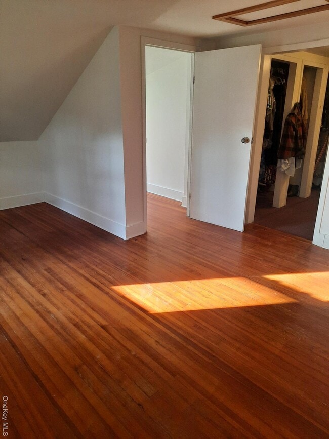 Building Photo - 23 Valley Ave