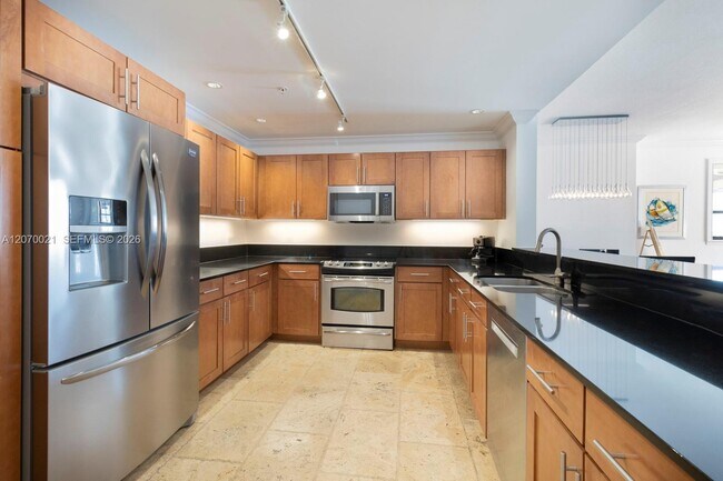 Building Photo - 8395 SW 73rd Ave