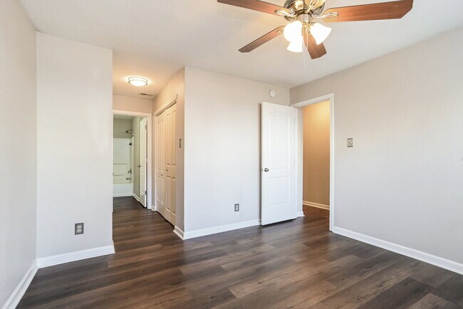 Building Photo - 6519 Matlea Ct