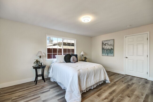 Building Photo - Beautifully Remodeled 3 Bedroom Home Near Stanford & Major Tech Campuses!
