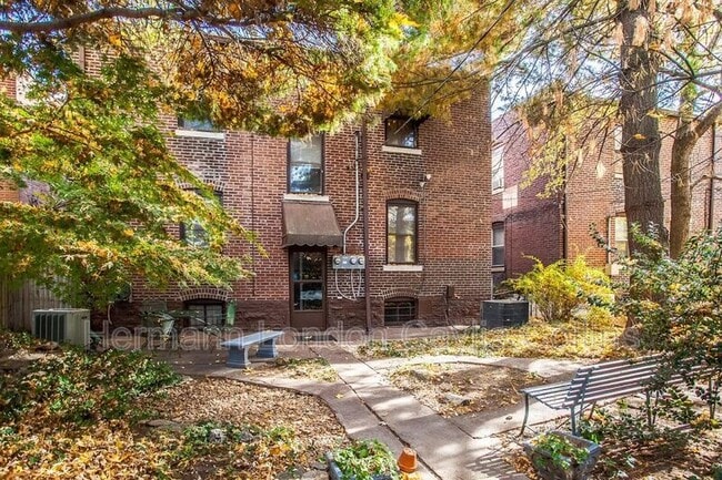 Building Photo - 2053 Alfred Ave