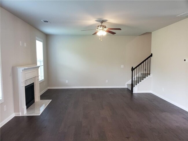 Building Photo - 6056 Fair Winds Cv