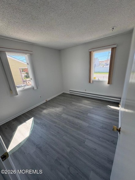 Building Photo - 3248 Beachview Dr