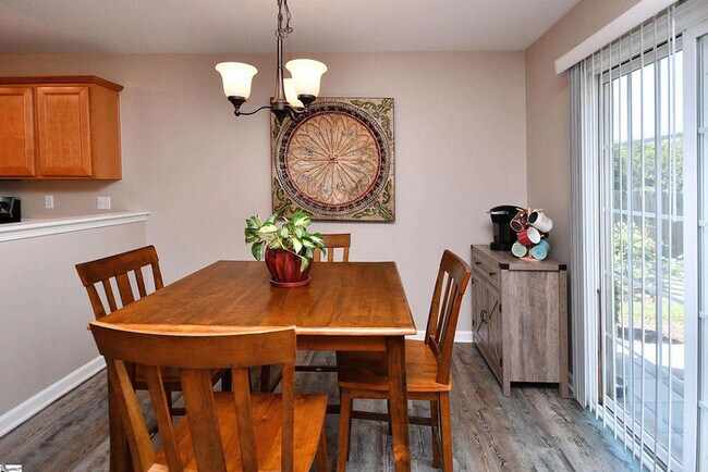 Building Photo - 4 Riverbed Dr