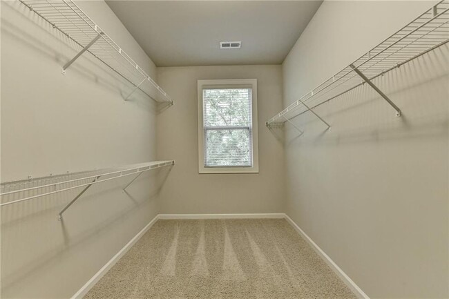 Building Photo - 5240 Cresslyn Rdg