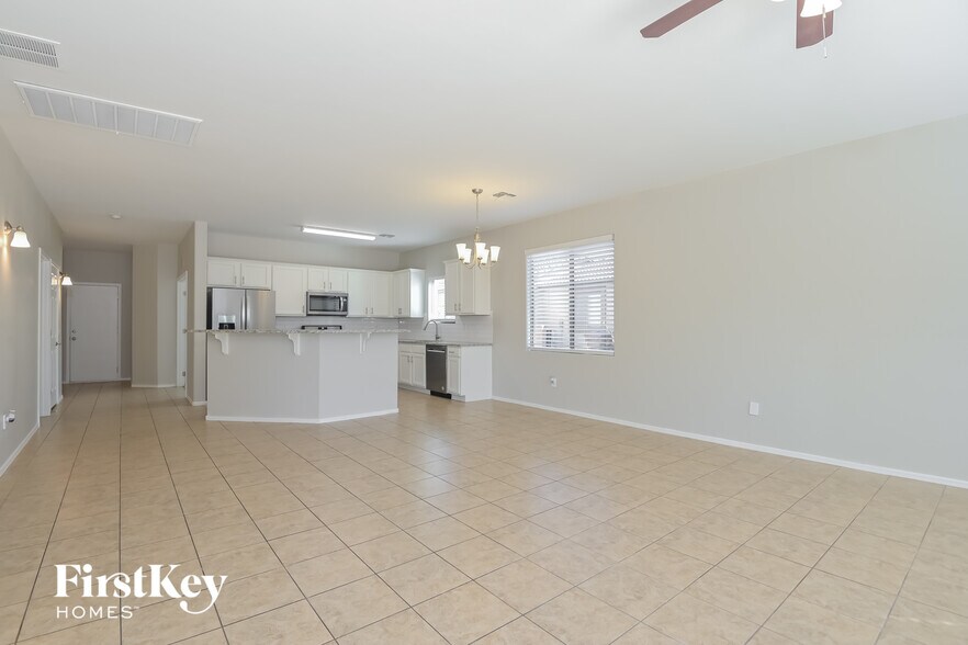 Building Photo - 11071 W Willow Field Dr