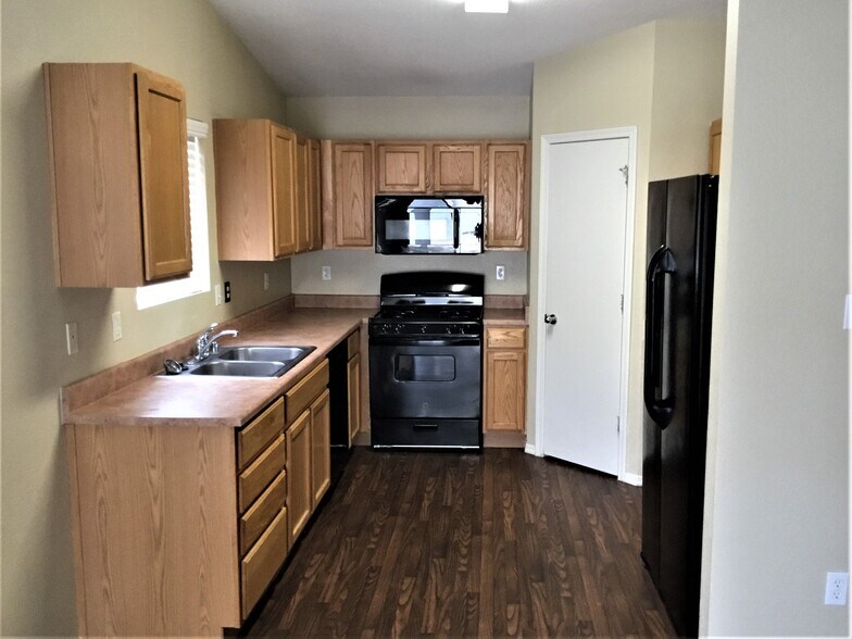 Building Photo - 6201 Capriccio Rd NW