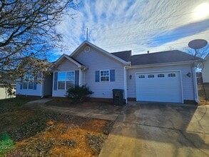 Building Photo - 405 Juniper Leaf Way