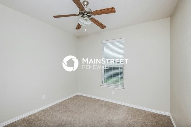 Building Photo - 3 Bedroom Pet-Friendly Home in Crowley, TX with Main Street Renewal