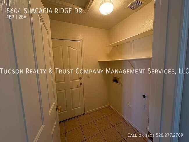 Building Photo - 5604 S Acacia Ridge Dr