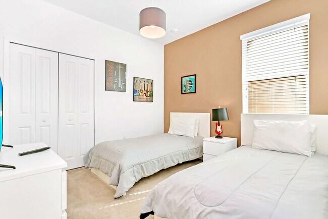 Building Photo - 2618 Calistoga Ave