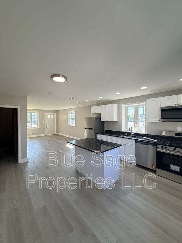 Building Photo - 66 Folcroft Ave