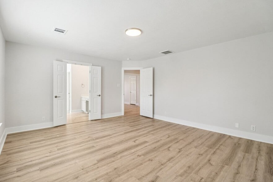 Building Photo - 23607 Silver Creek