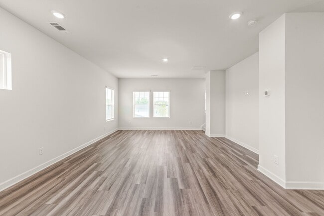 Building Photo - 7136 Bryce Ave