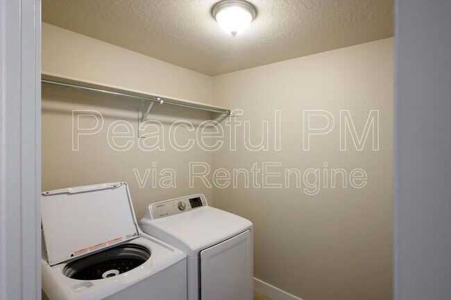 Building Photo - 8078 N Clydesdale Dr