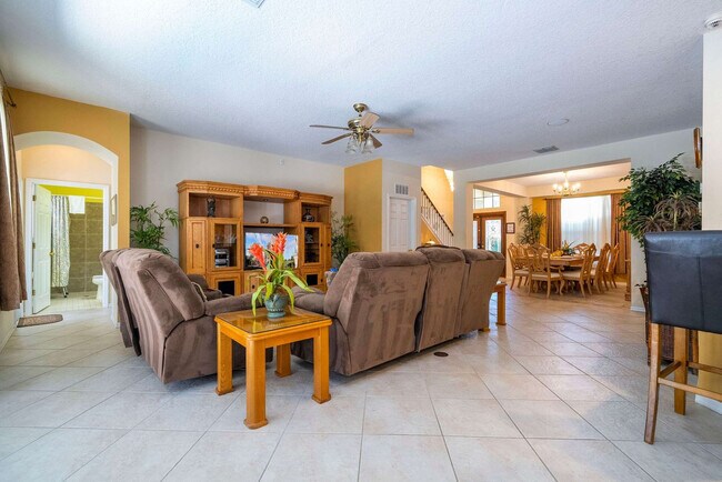 Building Photo - 8543 La Isla Dr