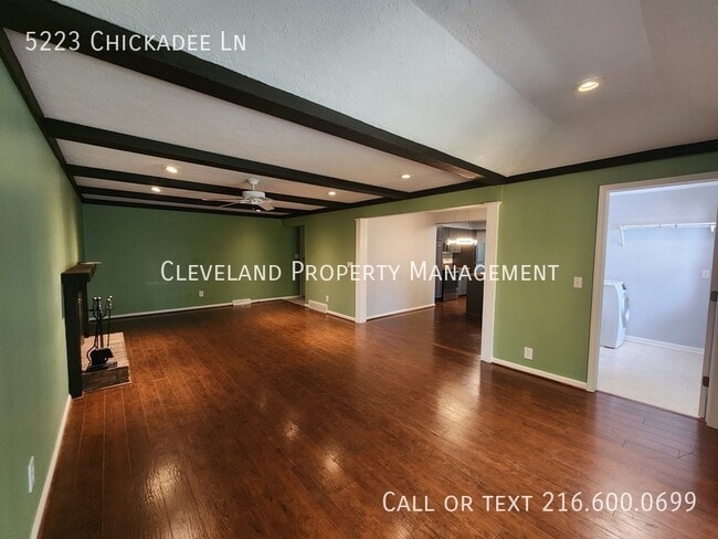 Building Photo - 5223 Chickadee Ln