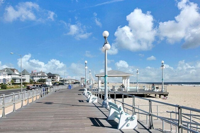 Avon By The Sea Boardwalk - 609 Main St