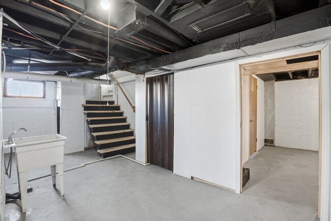 Building Photo - 1117 19th Ave