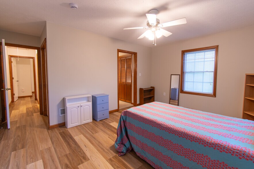 Primary Bedroom - 4747 Knollwood Dr NW