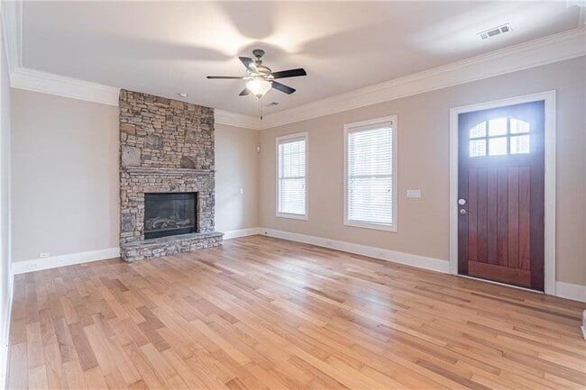 Building Photo - 1270 Fowler St