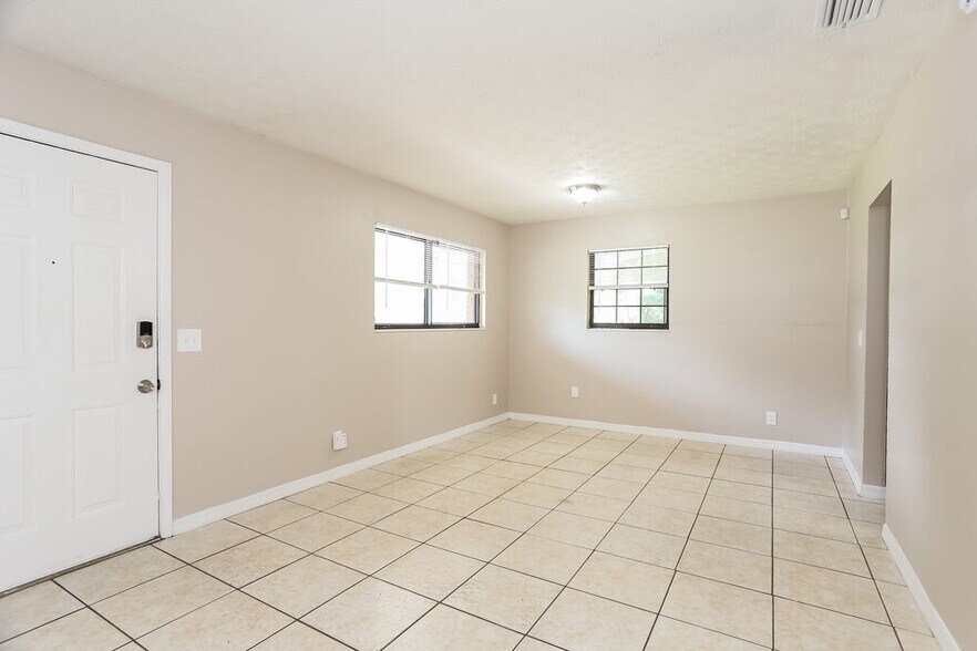 Building Photo - 7233 Eudine Dr S