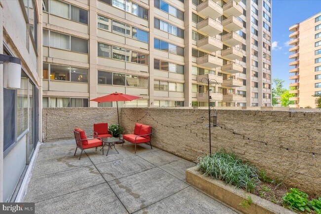 Building Photo - 4515 Willard Ave