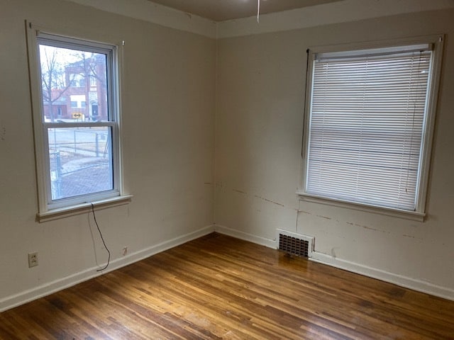 Building Photo - 115 W 13th St