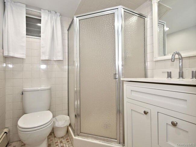 Building Photo - 494 W William St