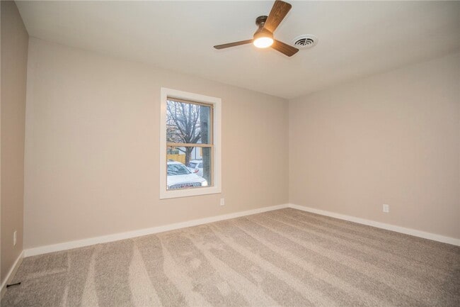 Building Photo - 221 E Adobe St