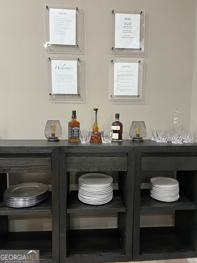 Building Photo - 950 Island Shoals Rd