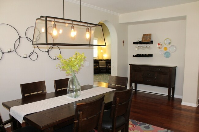 Building Photo - Beautiful 4 Bed 2.5 Ba, Single Story Pool Home with RV/Boat Parking