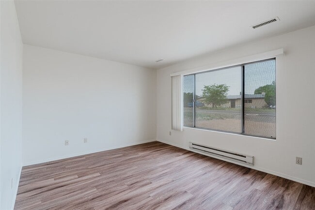 Building Photo - 3123 N Truwood Dr