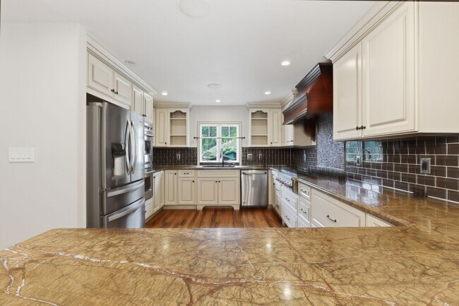 Building Photo - Exceptional Home in the Back of the Valley, Pacifica