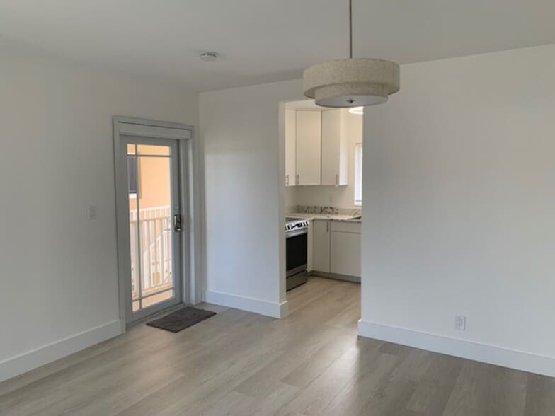 Interior Entrance - 1410 S Ocean Blvd