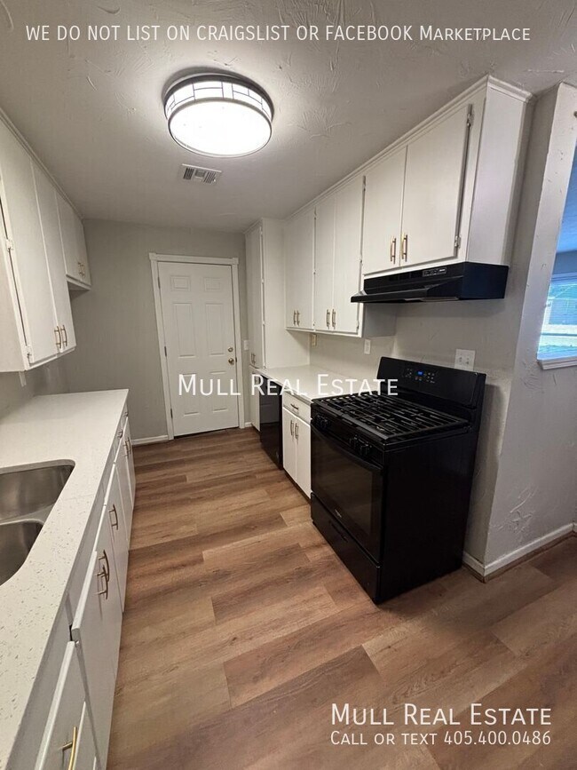 Building Photo - 3116 SW 40th St