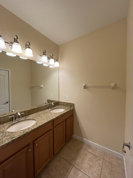 Building Photo - 8965 California Palm Rd