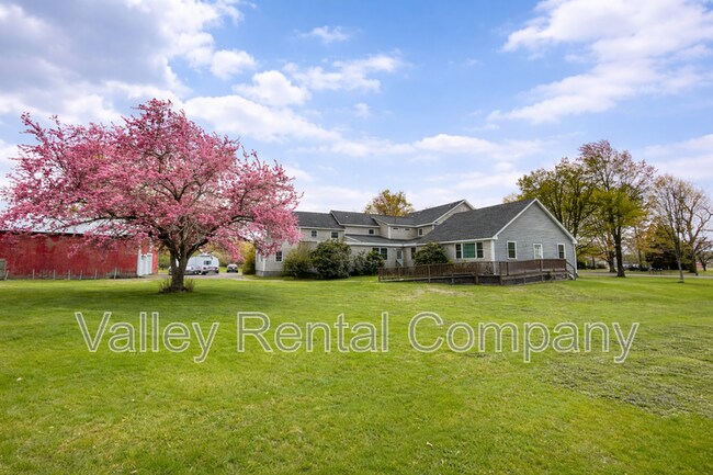 Building Photo - 132 Middle St