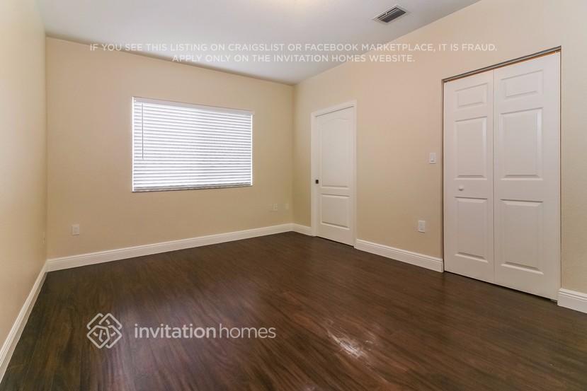 Building Photo - 8723 NW 142nd Ln