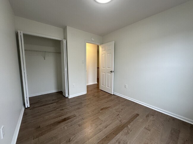 Building Photo - Townhouse with Woods Views and Community Amenities in Centreville