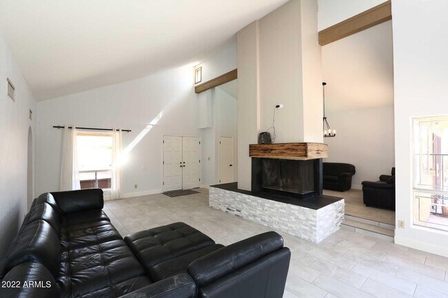 Building Photo - 8428 N 16th Pl