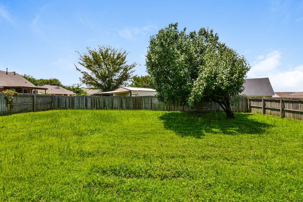 Building Photo - 200 Village Dr