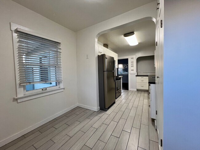 Building Photo - North Park Cottage! LARGE ENCLOSED PRIVATE BACKYARD! Washer & Dryer! Assigned Parking!