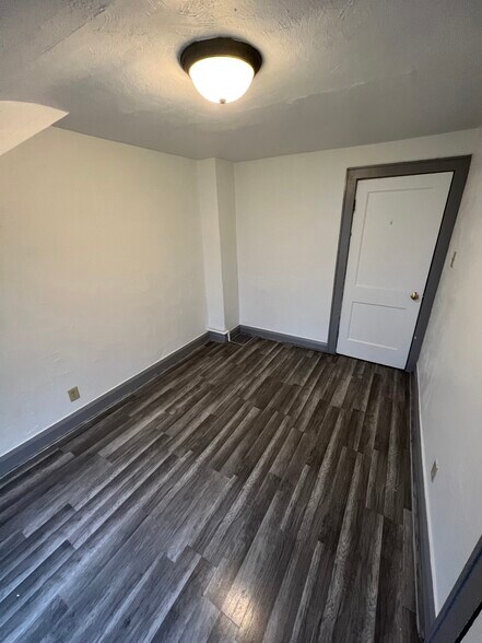 upper unit bedroom #1 - 1229 Terrace Ave