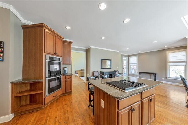 Building Photo - 5024 Glen Forrest Dr