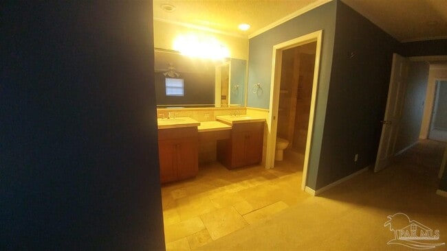 Building Photo - 4435 Roxborough Pl