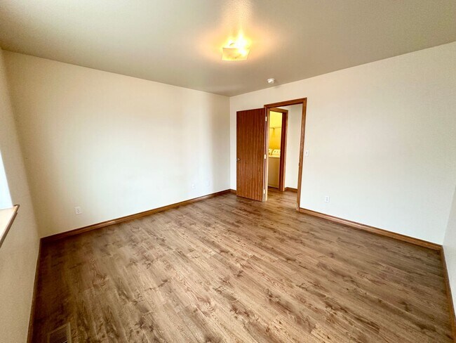 Building Photo - 3 Bedroom Home North of CWU