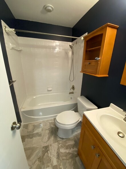 Building Photo - 9594 Inverary Ct