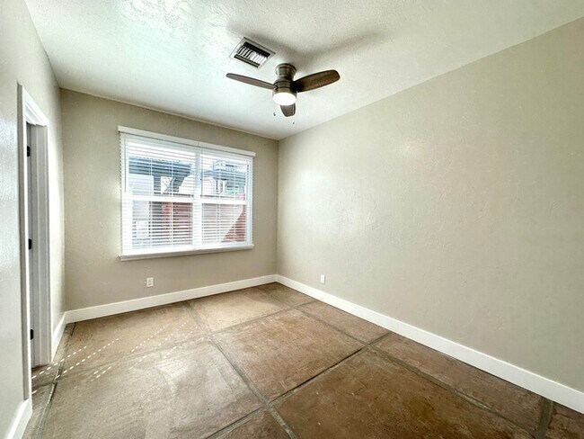 Building Photo - Renovated 3 Bedroom / 3 Bathroom House Nea...