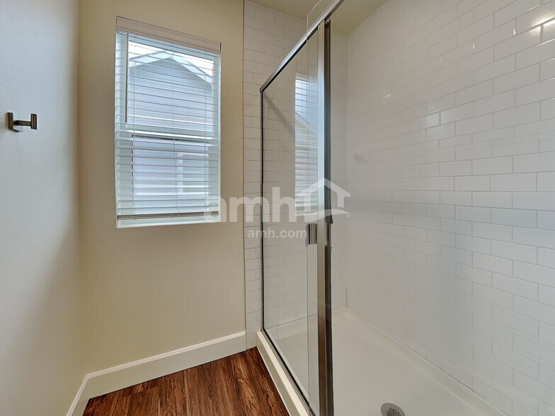 Building Photo - 19211 15th Ave Ct E